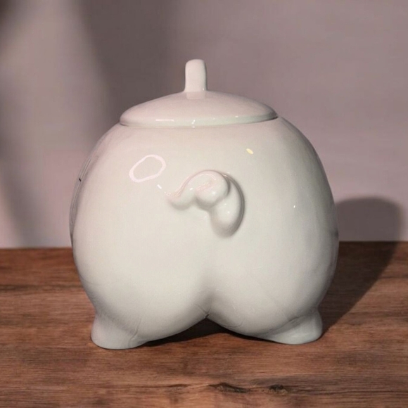 Rae Dunn White Pig-Shaped Brunch Container - Picture 6 of 8
